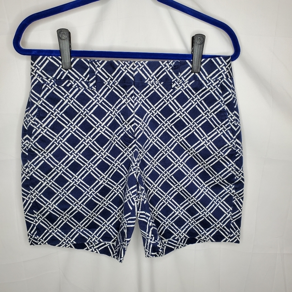 Lands' End Women’s Blue & White Mid Rise Cross Hatch Pattern Shorts Size 8.